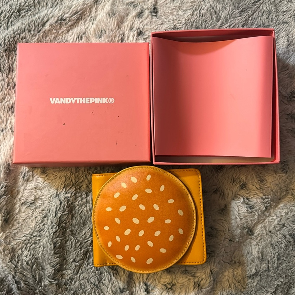 Men’s or Women’s Vandy The Pink Super Rare Hamburger Wallet! Brand New🔥🔥